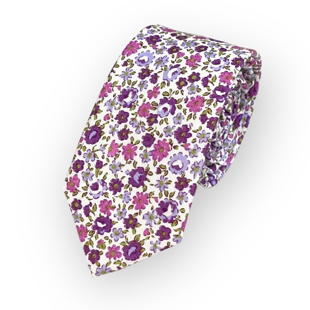 Men’s White w/ Purple Ditsy Floral Slim Necktie